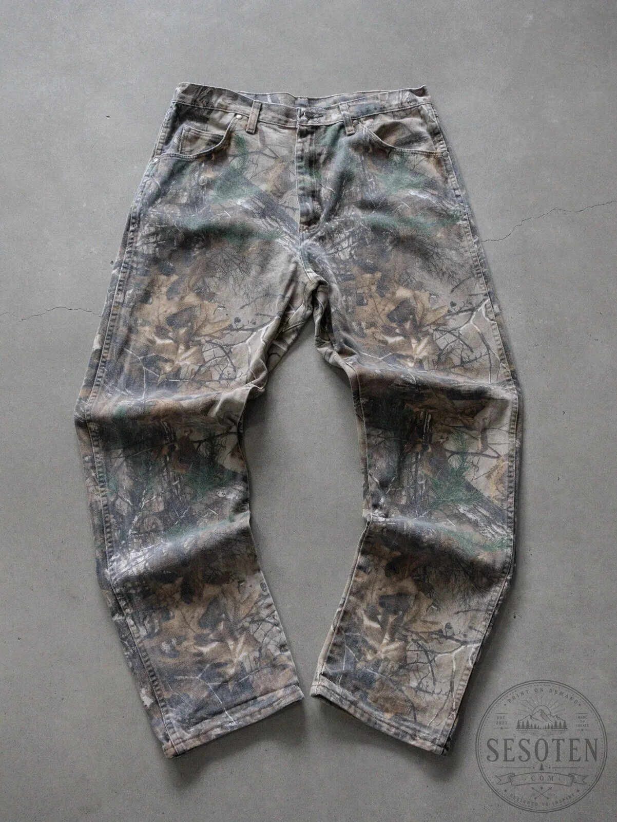 Vintage 90s Realtree Camouflage Wrangler Denim Pants for Men 7 Vintage 90s Realtree Camouflage Wrangler Denim Pants for Men