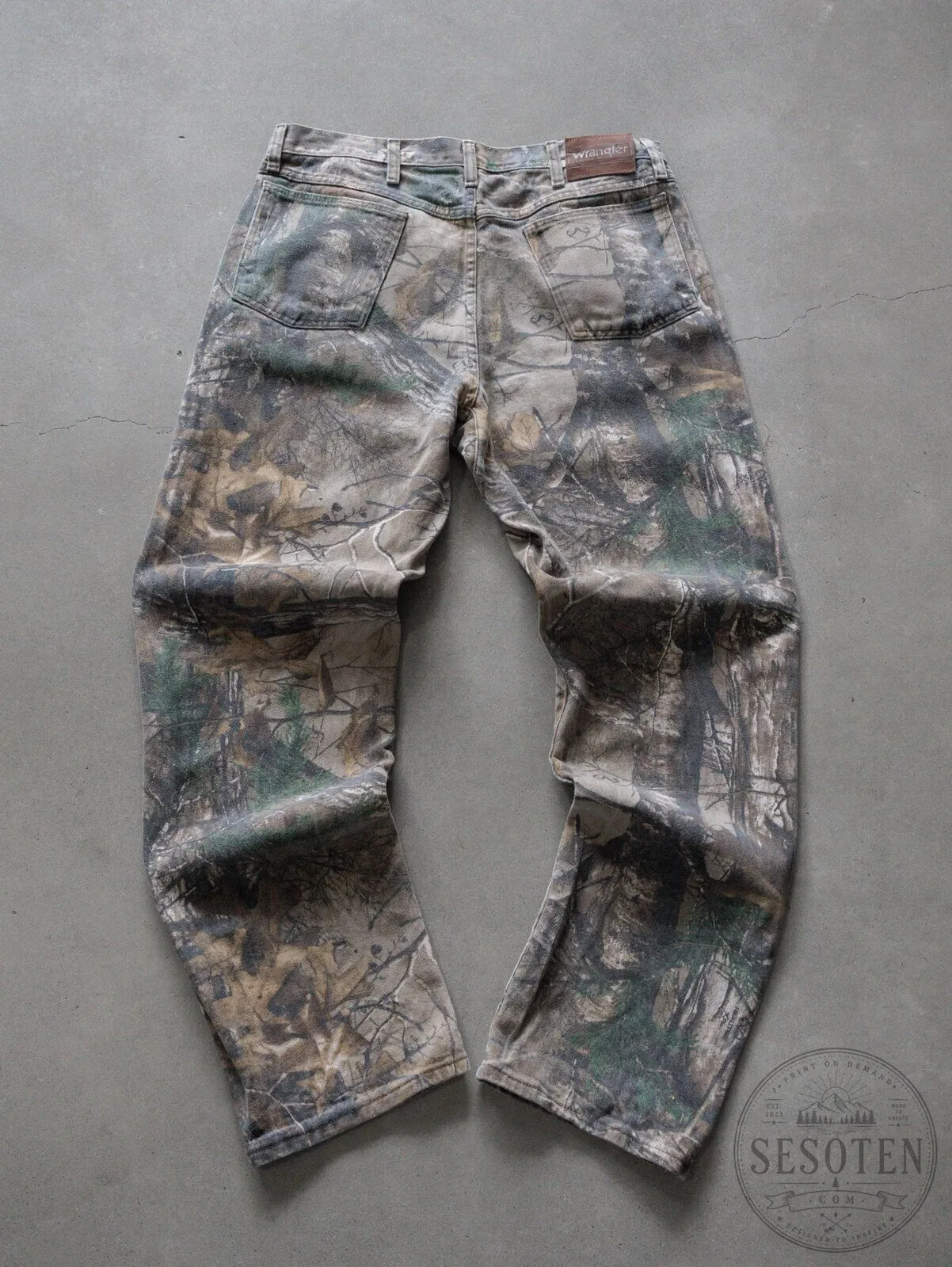 Vintage 90s Realtree Camouflage Wrangler Denim Pants for Men 9 Vintage 90s Realtree Camouflage Wrangler Denim Pants for Men